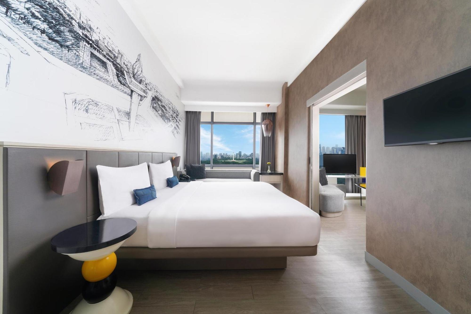 Yello Hotel Harmoni Джакарта Экстерьер фото